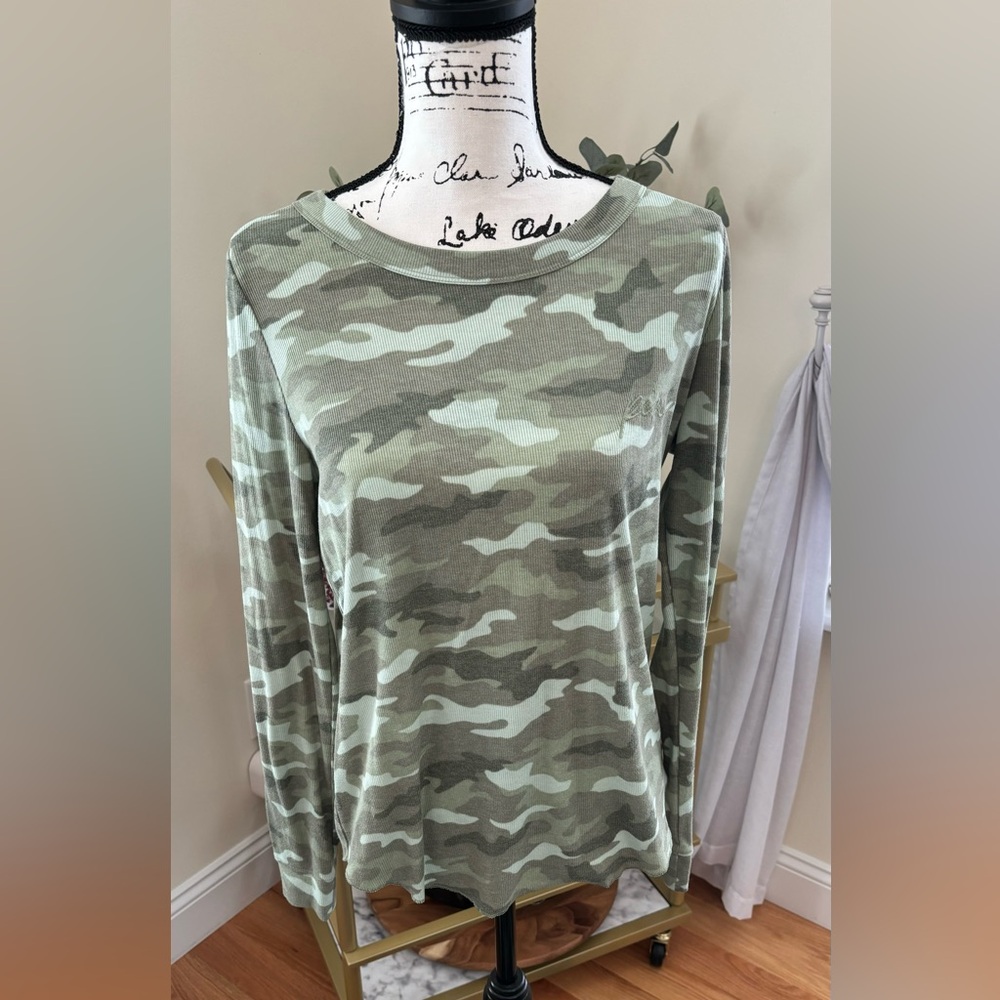 Women’s Victoria Secret PINK Camo Long Sleeve